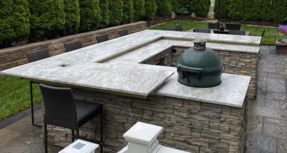 Outdoor Entertain